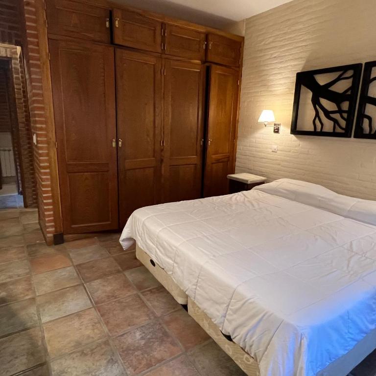 Casa para 16 personas en el corazon de Carilo - Casa de 6 dormitorios - 16