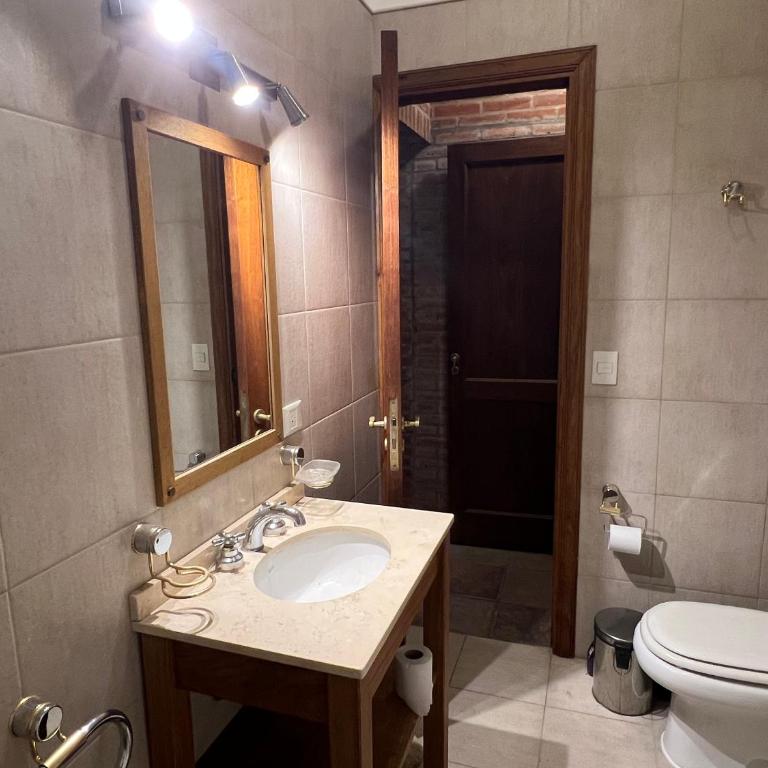 Casa para 16 personas en el corazon de Carilo - Casa de 6 dormitorios - 9