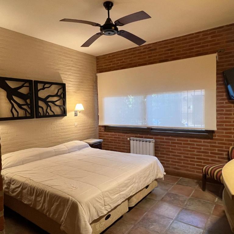 Casa para 16 personas en el corazon de Carilo - Casa de 6 dormitorios - 8