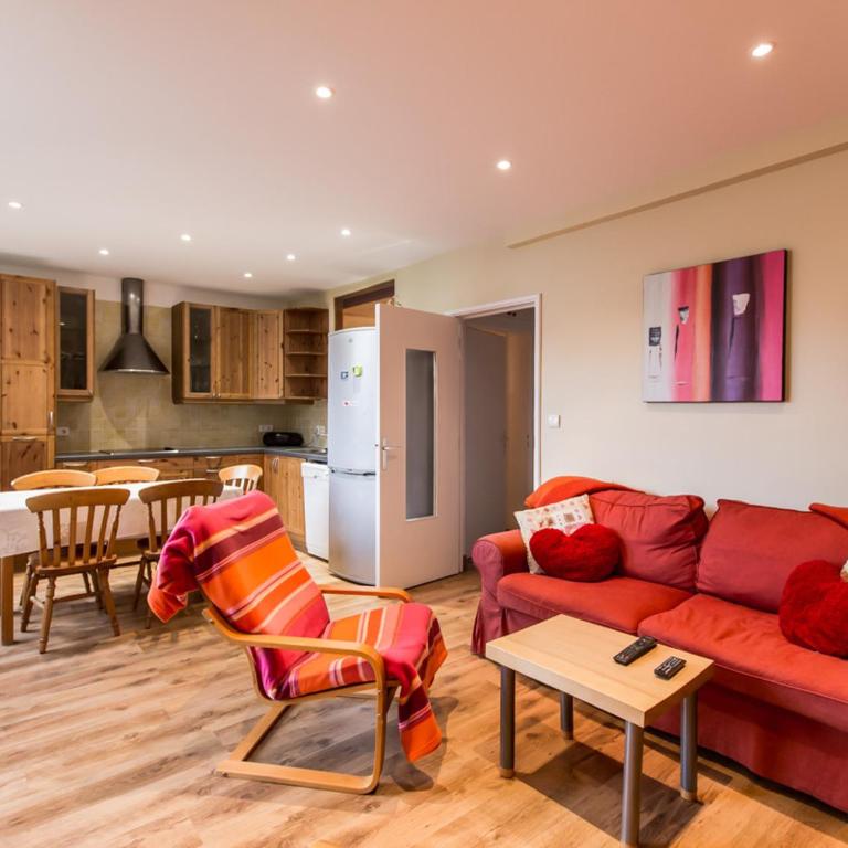 Confortable 3 pièces · Centre · 5 min des pistes · Parking · Wifi - FR-1-518-93 - Apartment - 11