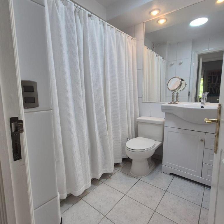 Departamendo en barrio El Golf - Two-Bedroom Apartment - 15
