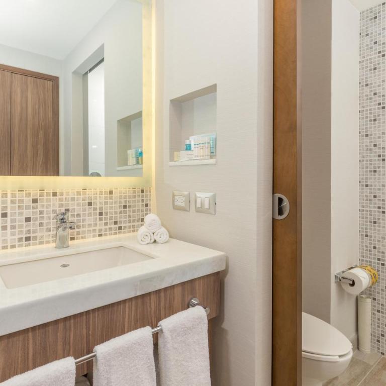 Hampton Inn By Hilton Tijuana - King Room - Non-Smoking - 3