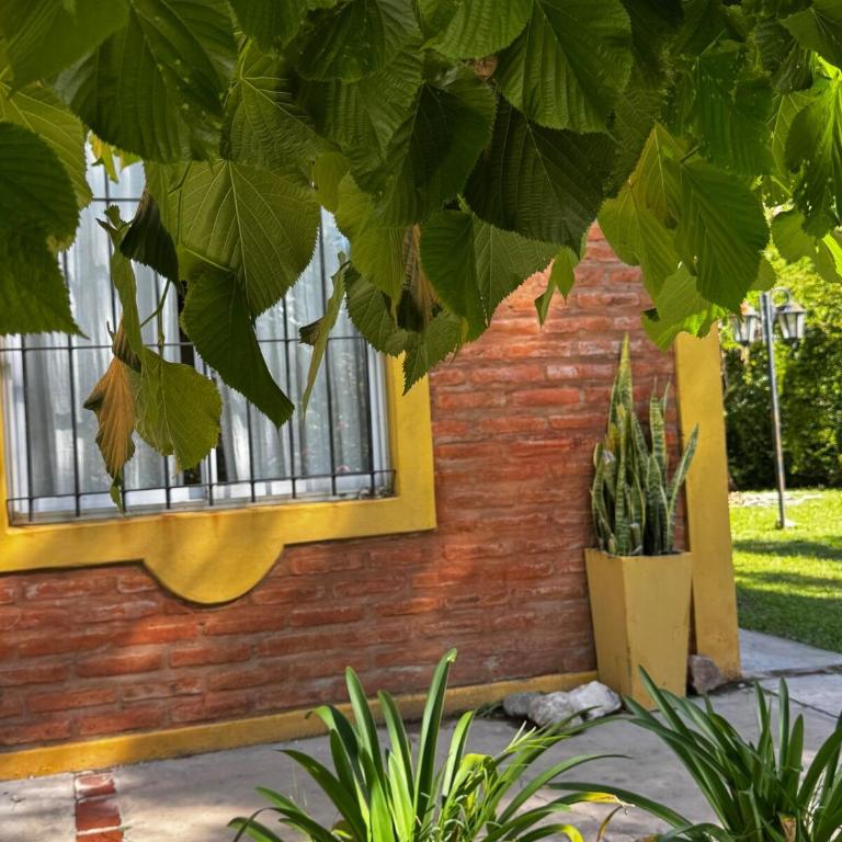Casa quinta con pileta y parque en San Pedro - Two-Bedroom House - 35