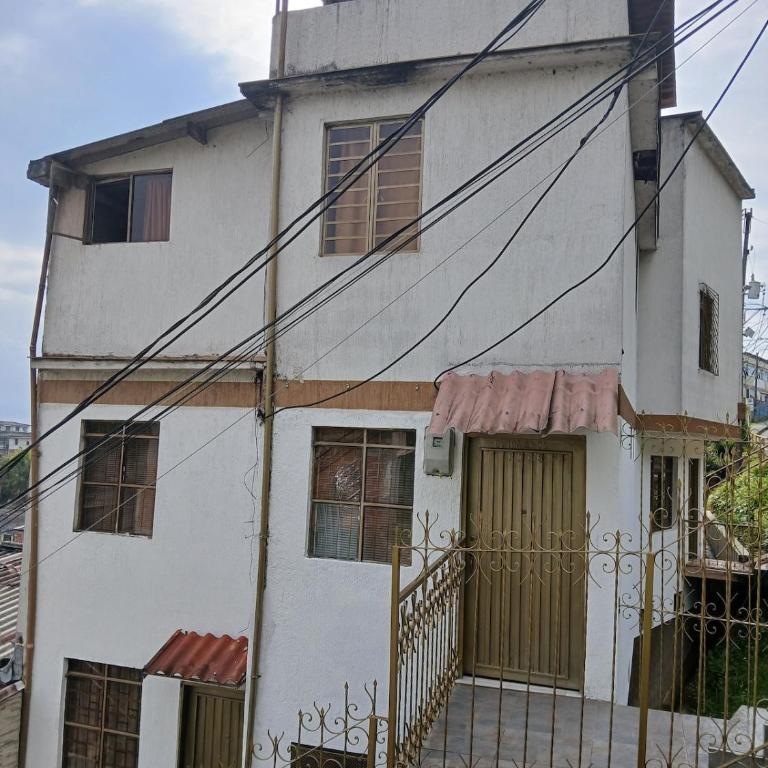 Casa grande de 4 dormitorios a solo 700 metros del centro - Casa con 1 dormitorio - 21