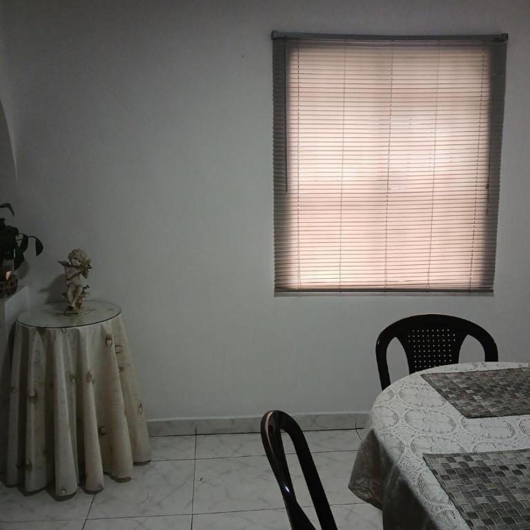 Casa grande de 4 dormitorios a solo 700 metros del centro - Casa con 1 dormitorio - 23