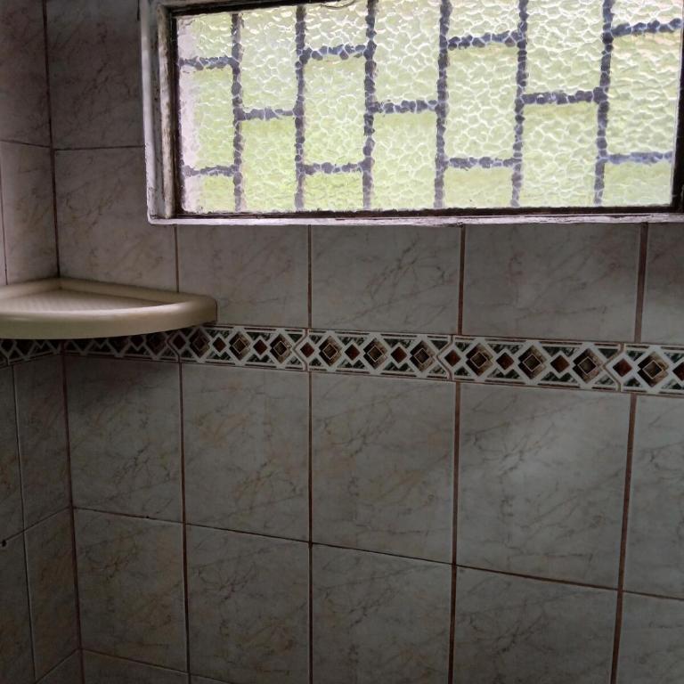 Casa grande de 4 dormitorios a solo 700 metros del centro - Casa con 1 dormitorio - 28
