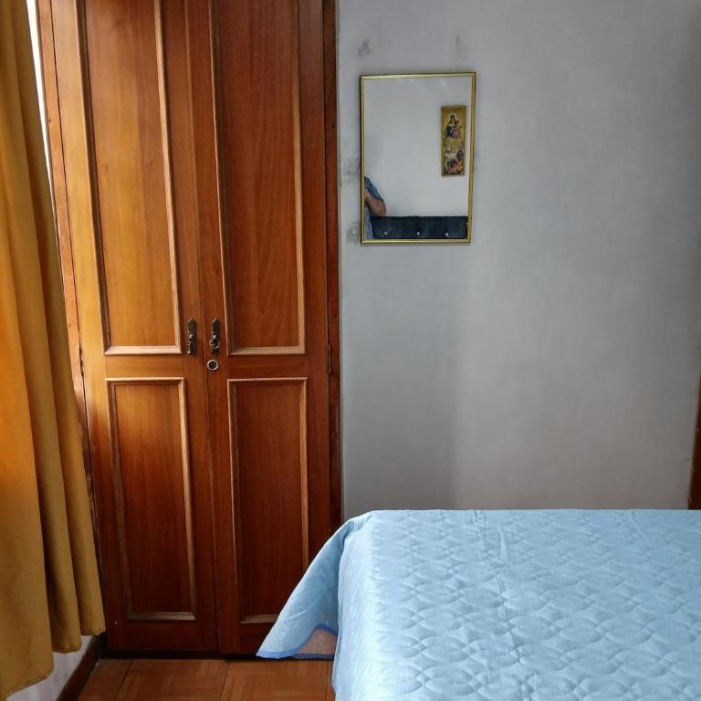 Casa grande de 4 dormitorios a solo 700 metros del centro - Casa con 1 dormitorio - 30
