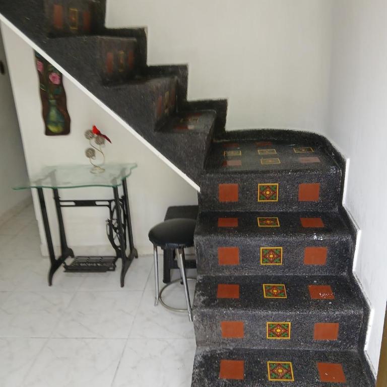 Casa grande de 4 dormitorios a solo 700 metros del centro - Casa con 1 dormitorio - 42