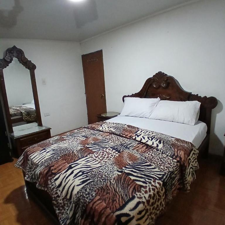 Casa grande de 4 dormitorios a solo 700 metros del centro - Casa con 1 dormitorio - 43