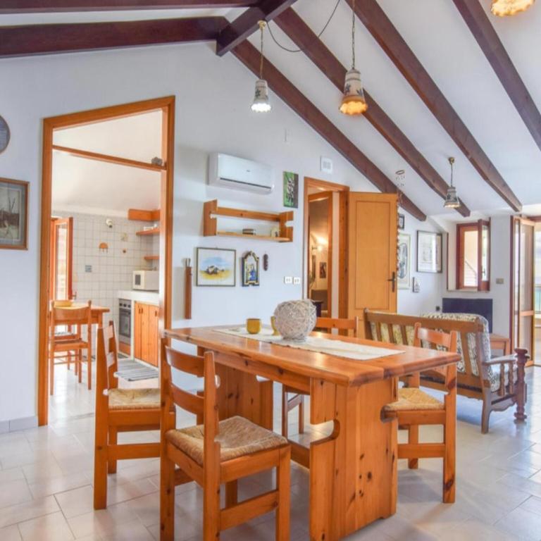 Seafront stay in Alcamo - Three-Bedroom Apartment - 2