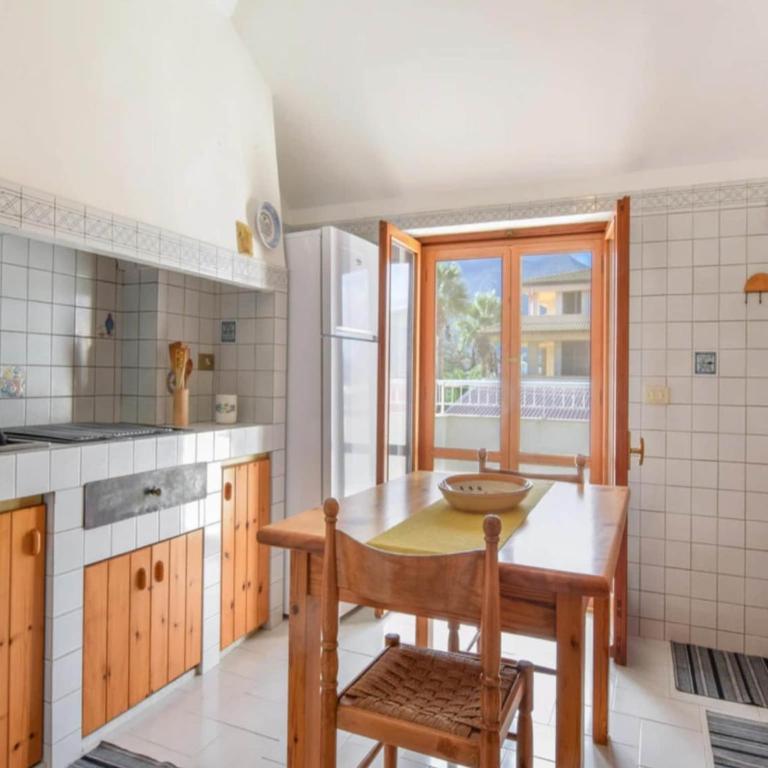 Seafront stay in Alcamo - Three-Bedroom Apartment - 6