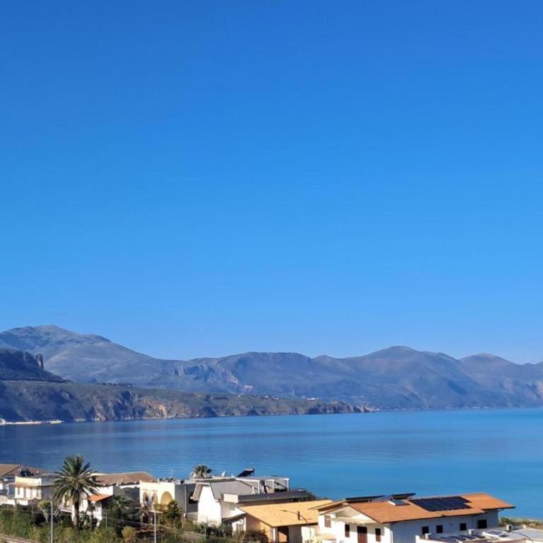 Seafront stay in Alcamo - Three-Bedroom Apartment - 23