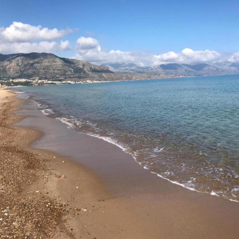 Seafront stay in Alcamo - Three-Bedroom Apartment - 29