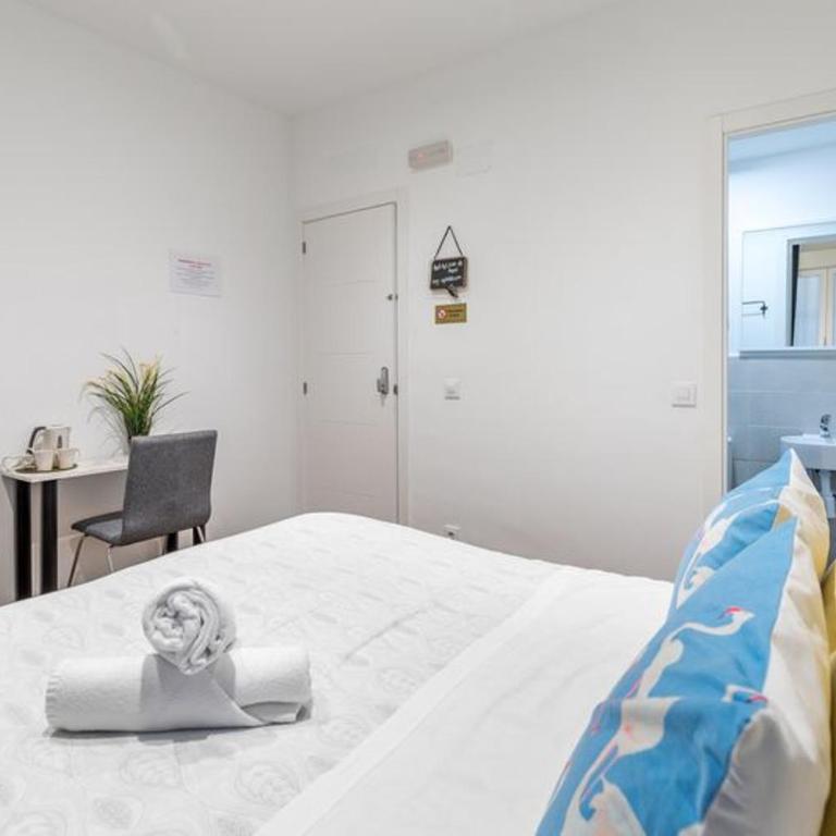 AYZ Juan de Mena - Auto check-in property - Habitación Doble Superior con 2 camas y baño privado - 6