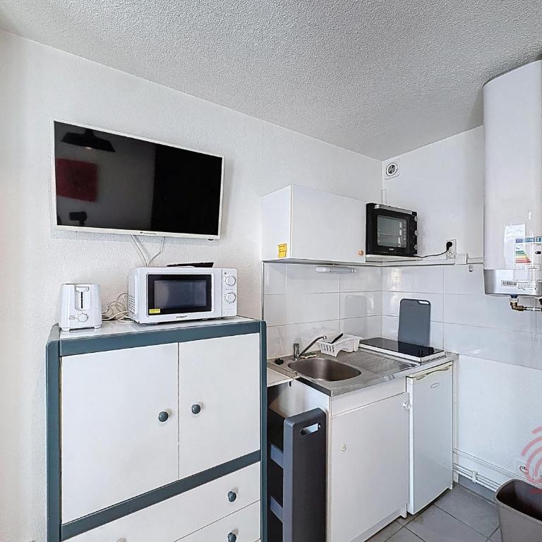 Studio lumineux proche centre-ville de Lamalou, Wifi, balcon - Studio - 17