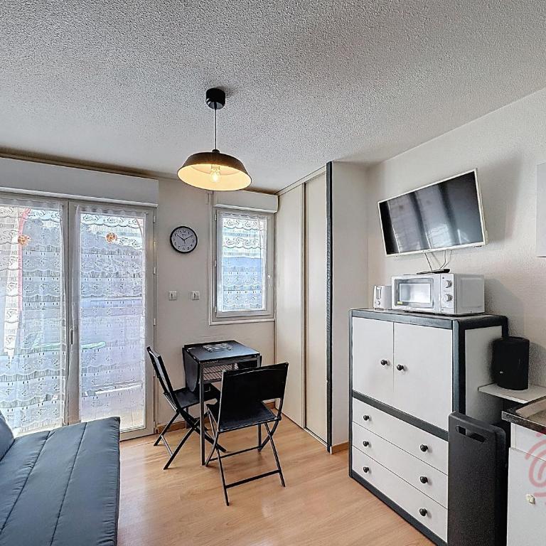 Studio lumineux proche centre-ville de Lamalou, Wifi, balcon - Studio - 18