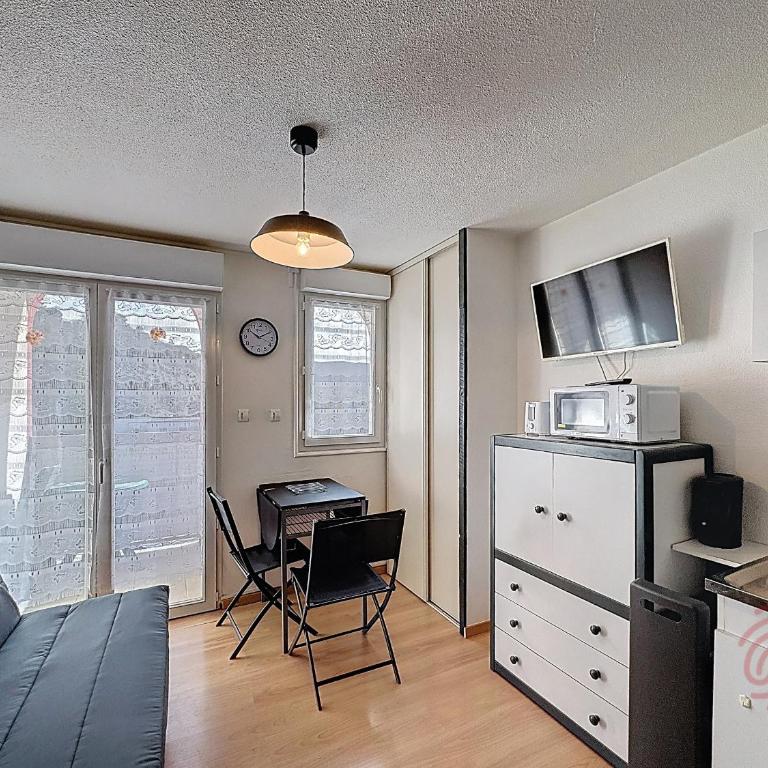 Studio lumineux proche centre-ville de Lamalou, Wifi, balcon - Studio - 19
