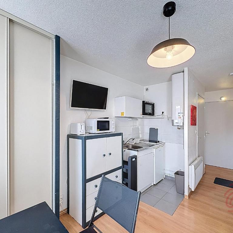 Studio lumineux proche centre-ville de Lamalou, Wifi, balcon - Studio - 21