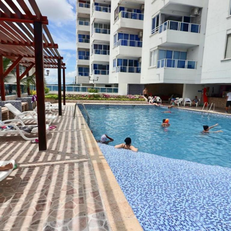Amoblados , Cartagena, El Laguito - Four-Bedroom Luxury Apartment - 3