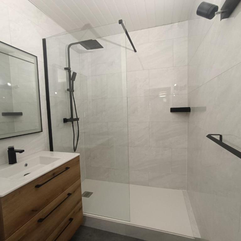Appartement rénové, vue mer, parking - 4 pers. - FR-1-776-152 - Apartment - 9