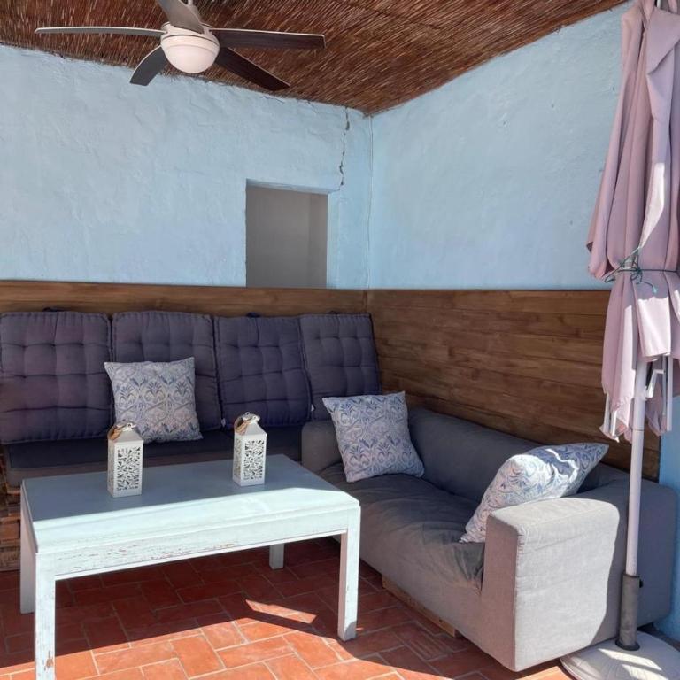 Apartamento acogedor en el centro de L'Escala con terraza privada - HISP-7-28 - Apartment - 1
