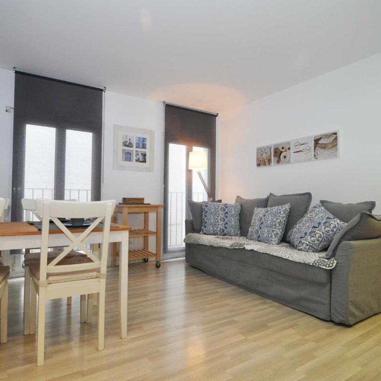 Apartamento acogedor en el centro de L'Escala con terraza privada - HISP-7-28 - Apartment - 2