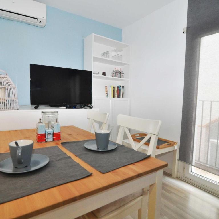 Apartamento acogedor en el centro de L'Escala con terraza privada - HISP-7-28 - Apartment - 7
