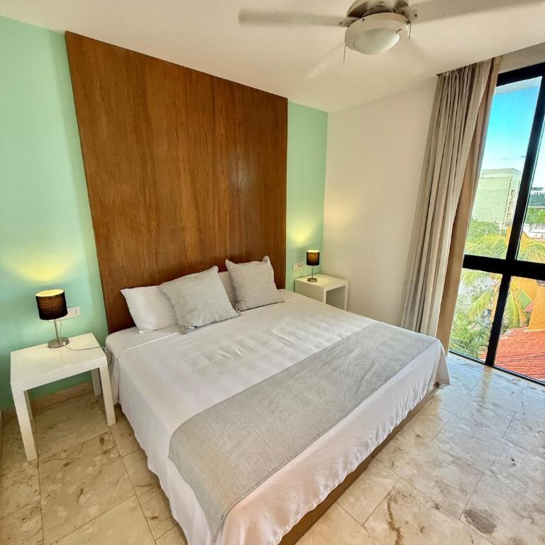 Anah Suites by Las Flores Vacation Rentals - Two-Bedroom Apartment with Balcony - 15