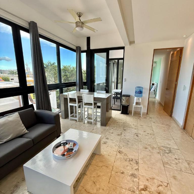 Anah Suites by Las Flores Vacation Rentals - Two-Bedroom Apartment with Balcony - 11