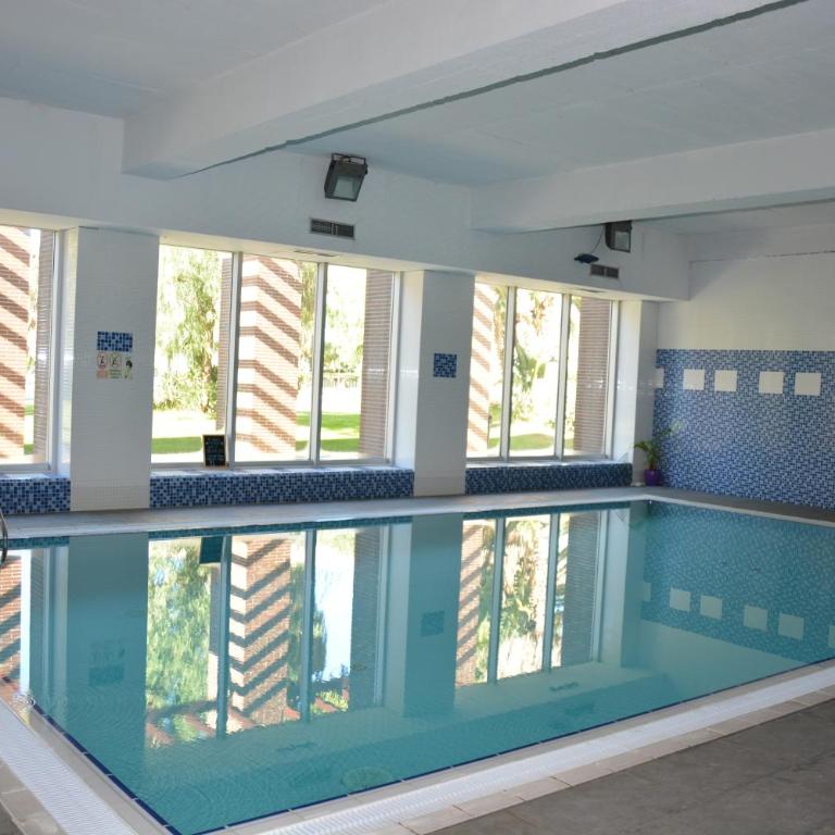 Saval Spa Aqquaria Family Complex - Apartamento con vistas a la piscina - 4