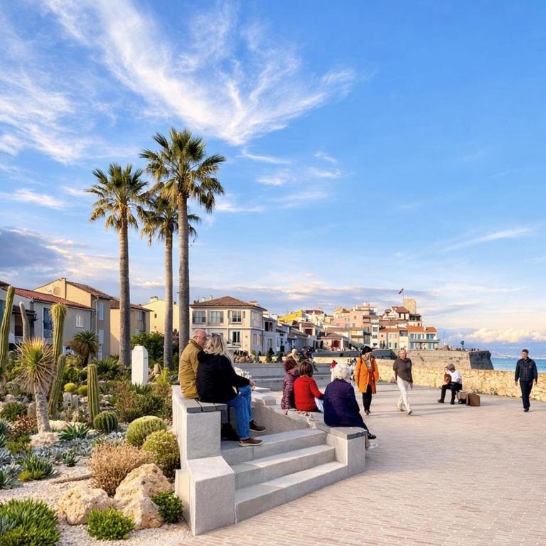 Old Town Antibes Apartment with AC 320m from Beach - Appartement Supérieur - 22
