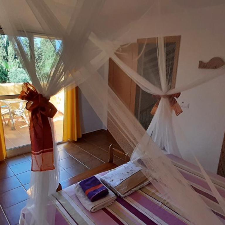 Andalusian pool villa 6 pax in subtropical garden - Casa Vacacional de 3 dormitorios - 9