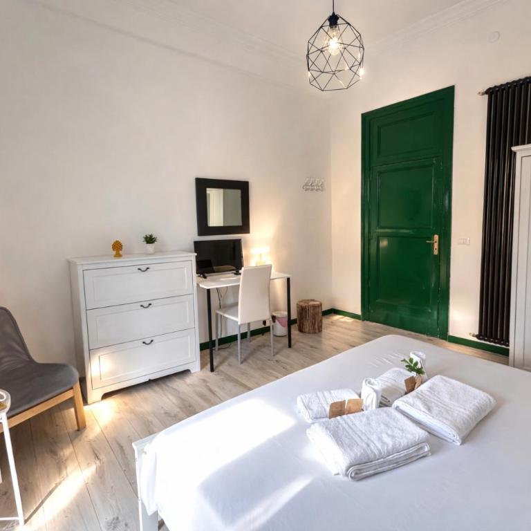 Cosmopolitan Palermo - Camera Matrimoniale con Bagno Privato Esterno - 9