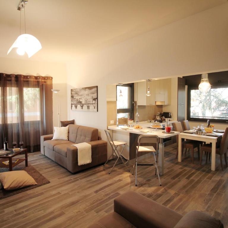 Eur Bright Spacious Terraced Apartment with private parking only for Small Cars - Appartamento con 3 Camere da Letto - 12