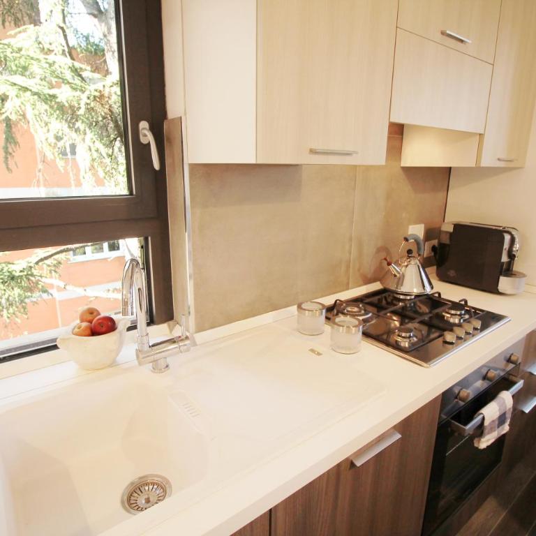 Eur Bright Spacious Terraced Apartment with private parking only for Small Cars - Appartamento con 3 Camere da Letto - 14