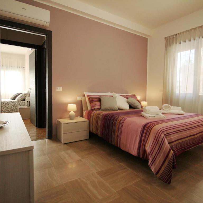 Eur Bright Spacious Terraced Apartment with private parking only for Small Cars - Appartamento con 3 Camere da Letto - 7