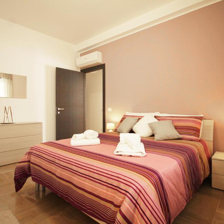Eur Bright Spacious Terraced Apartment with private parking only for Small Cars - Appartamento con 3 Camere da Letto - 11