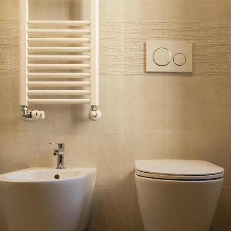 Milano 71 - Camera Matrimoniale con Bagno Privato - 19