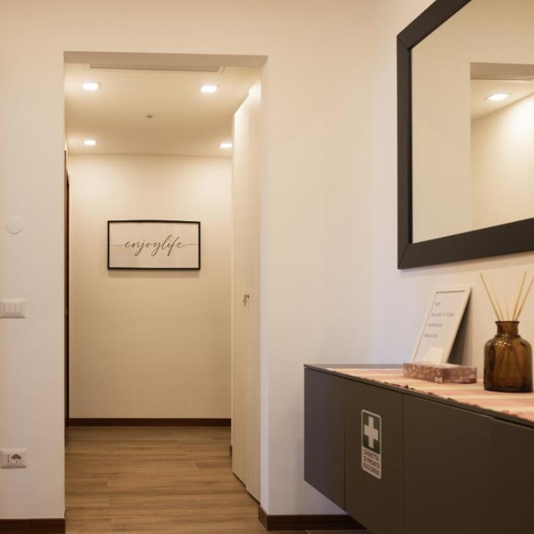Milano 71 - Camera Matrimoniale con Bagno Privato - 21