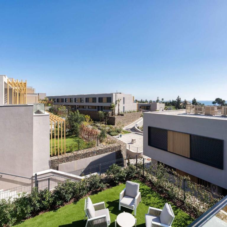 Luxury Family Apartment with 4 Bedrooms Pool and Stunning Views - Apartamento - 12