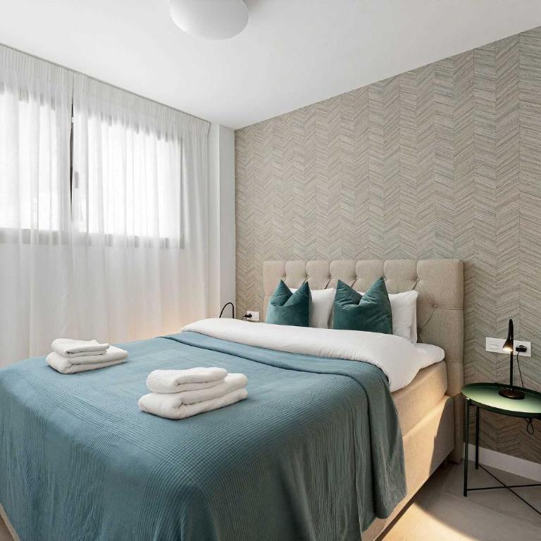Luxury Family Apartment with 4 Bedrooms Pool and Stunning Views - Apartamento - 22
