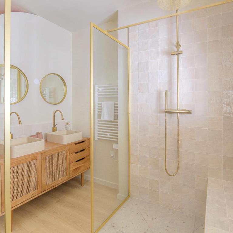 Suite romantique climatisée Parking Proche Lyon 6 - Appartement - 19