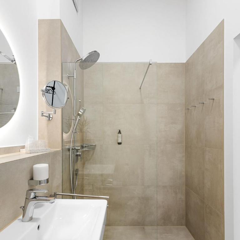 SKYRISE Apartments mit Küche, WLAN & Parkplatz - ruhige Lage - Familienstudio - 13