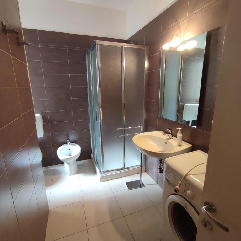 BILOCALE IN VIA PRINCIPALE vicino PIAZZA NEMBER - Appartamento con 1 Camera da Letto - 9