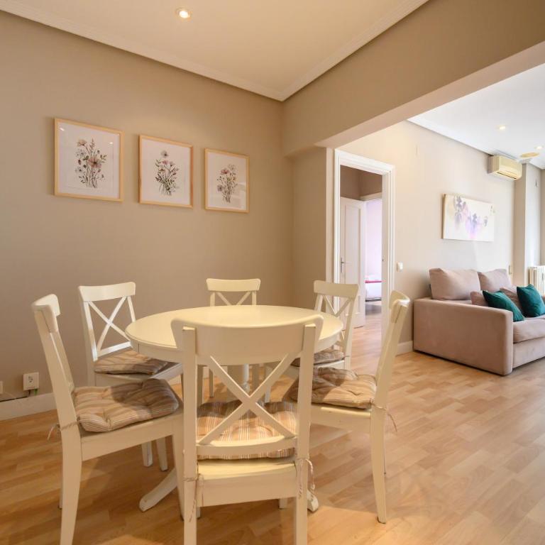 temporary apartment in the Salamanca neighborhood AAM242 - Two-Bedroom Apartment - 36