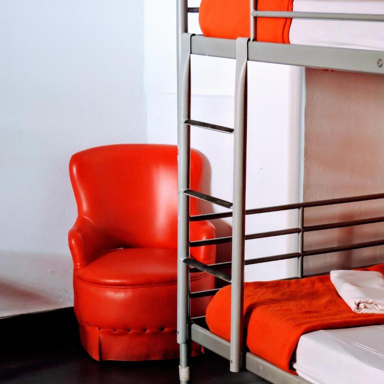 Feetup Home Backpackers Valencia - Bed in 8-Bed Dormitory Room - 5