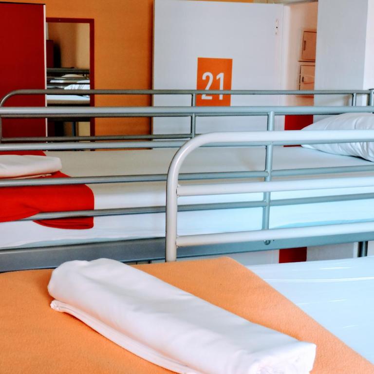 Feetup Home Backpackers Valencia - Bed in 6-Bed Mixed Dormitory Room - 6