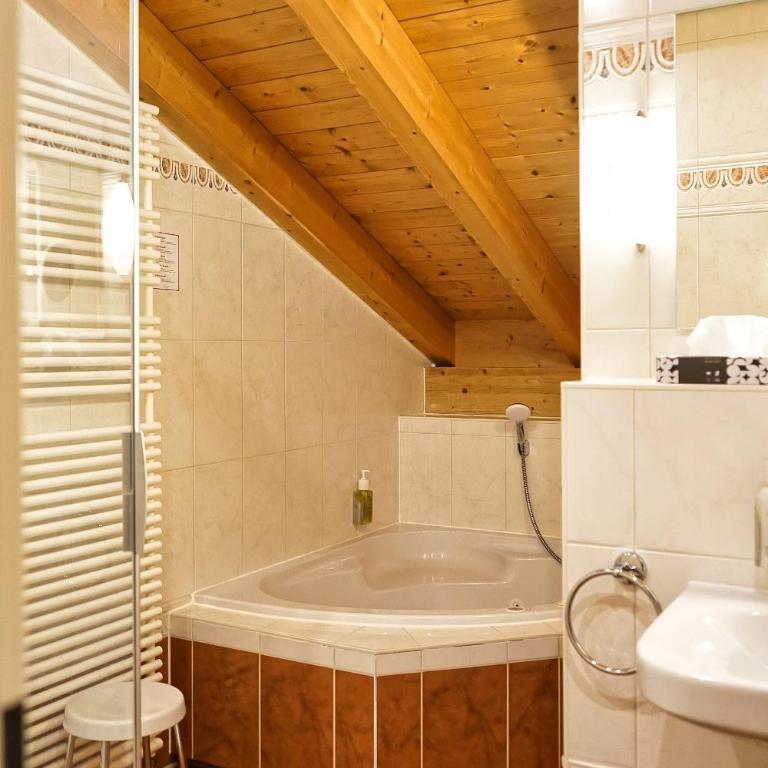Landhotel Guglhupf - Premium Doppelzimmer - 15