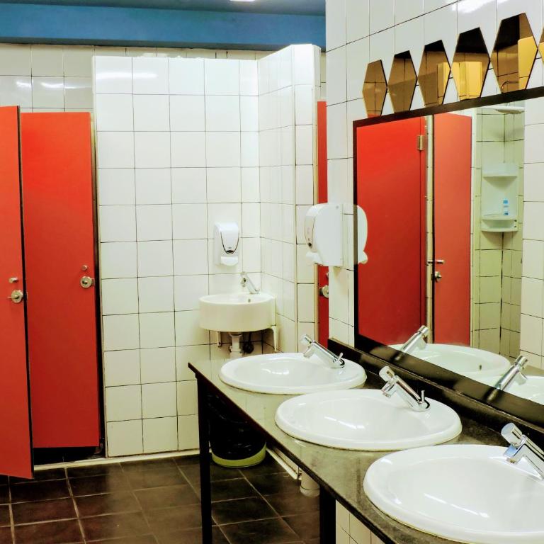 Feetup Home Backpackers Valencia - Bed in 8-Bed Dormitory Room - 4