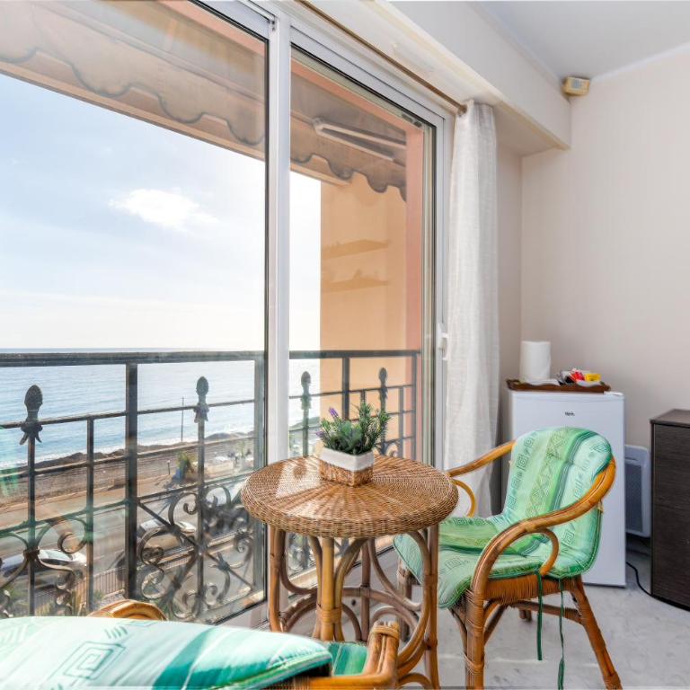 Victoria bilocale centro città e vista mare - One-Bedroom Apartment - 6